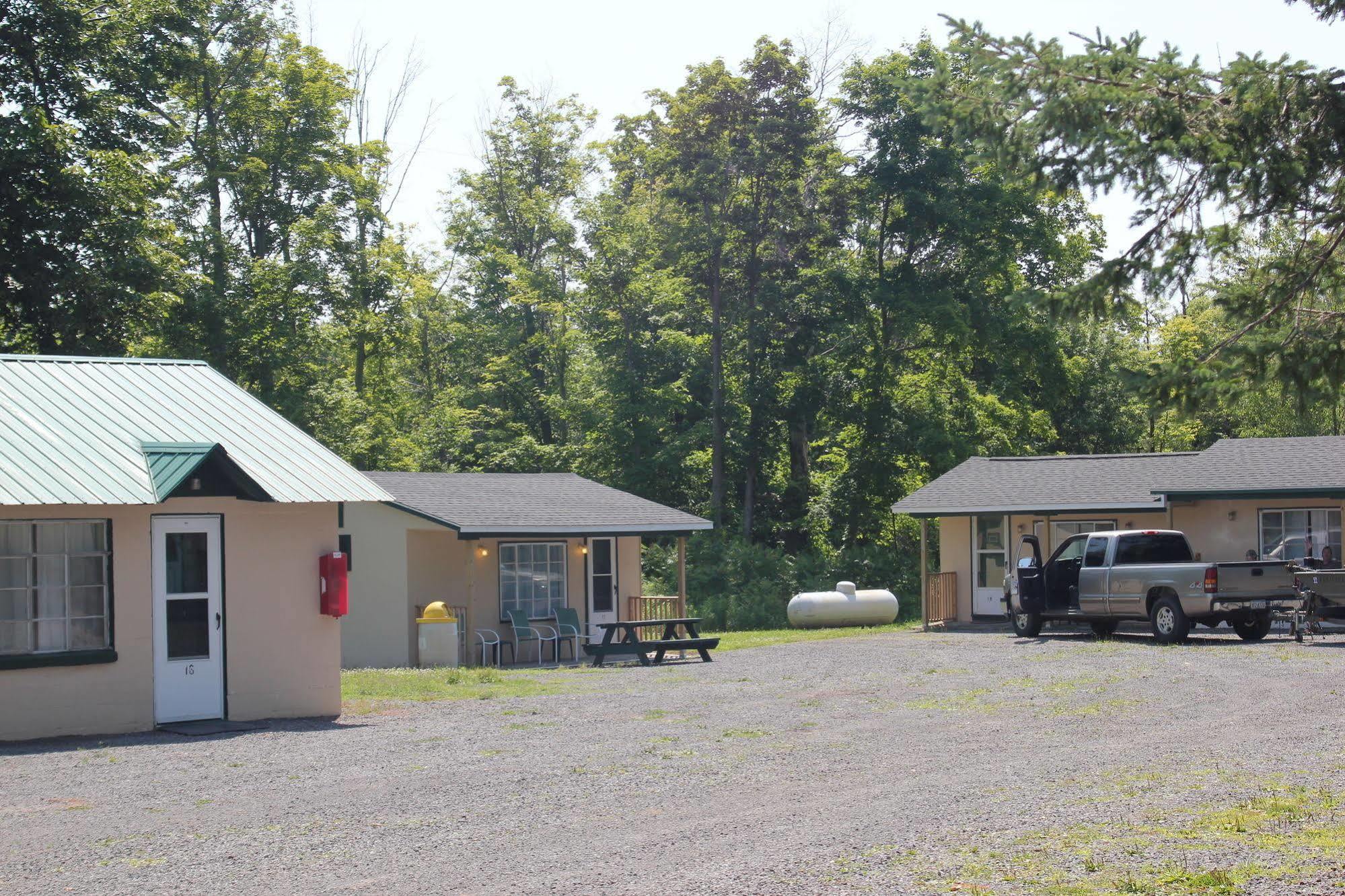 Evergreen Motel Oswego Exterior photo