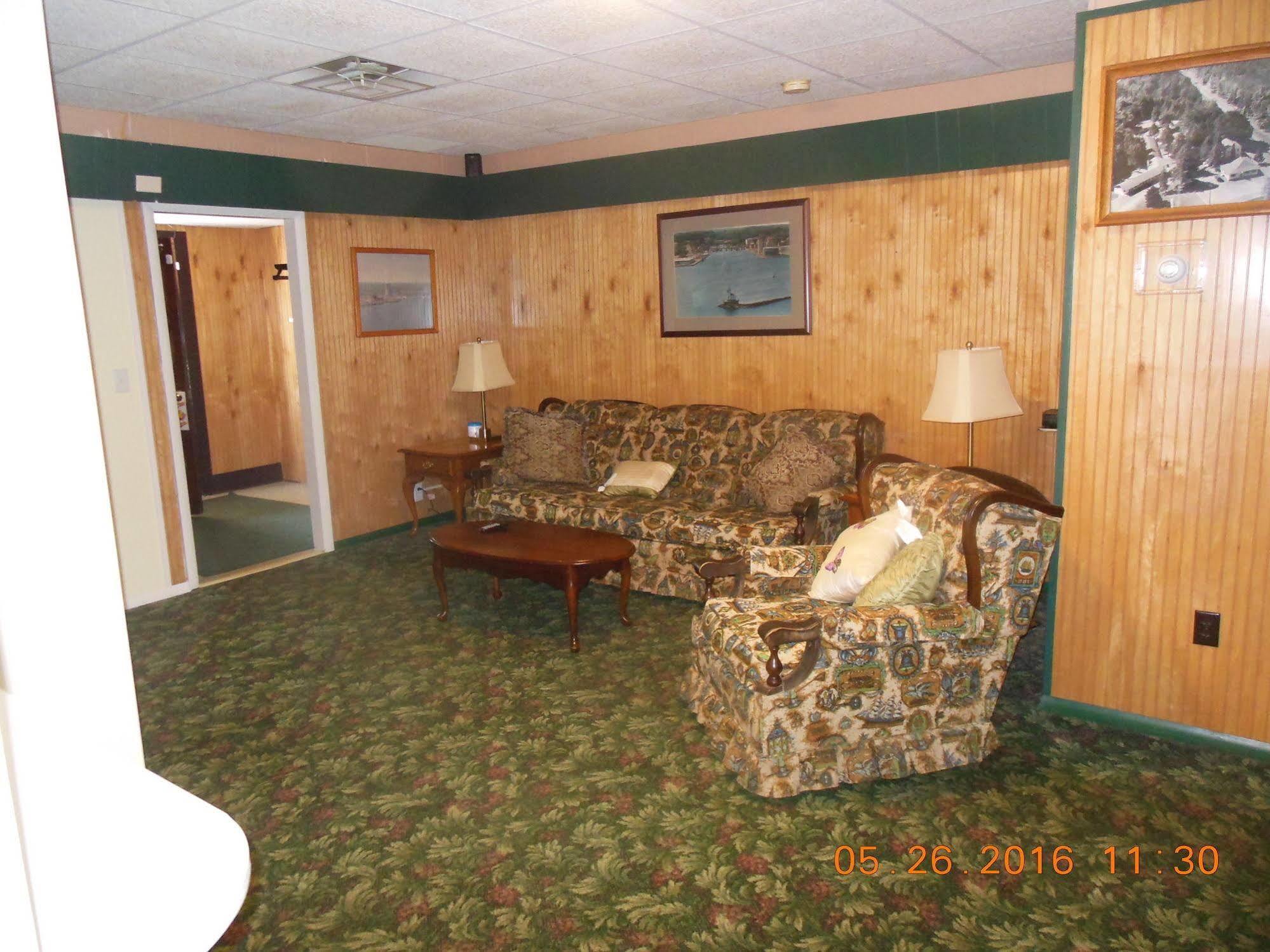 Evergreen Motel Oswego Exterior photo