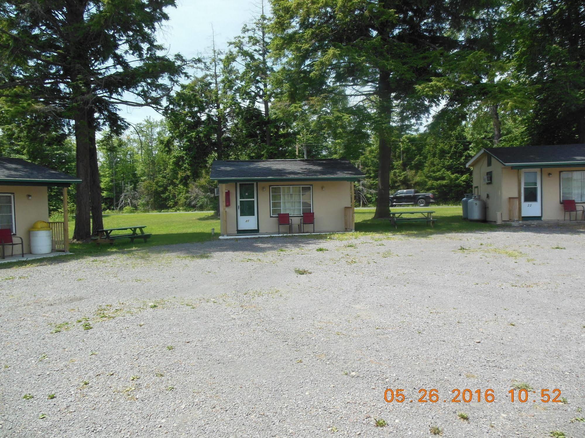 Evergreen Motel Oswego Exterior photo