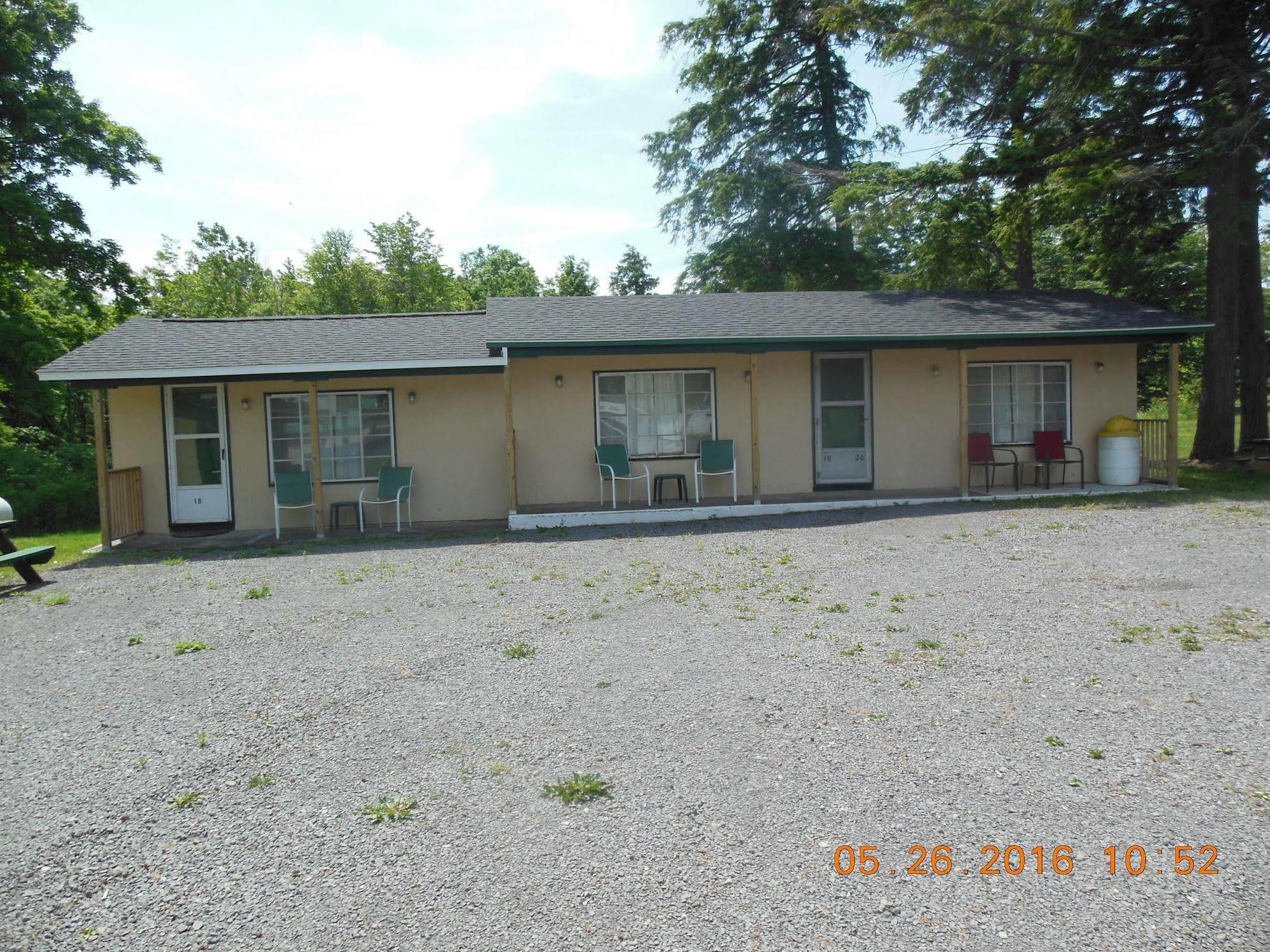 Evergreen Motel Oswego Exterior photo