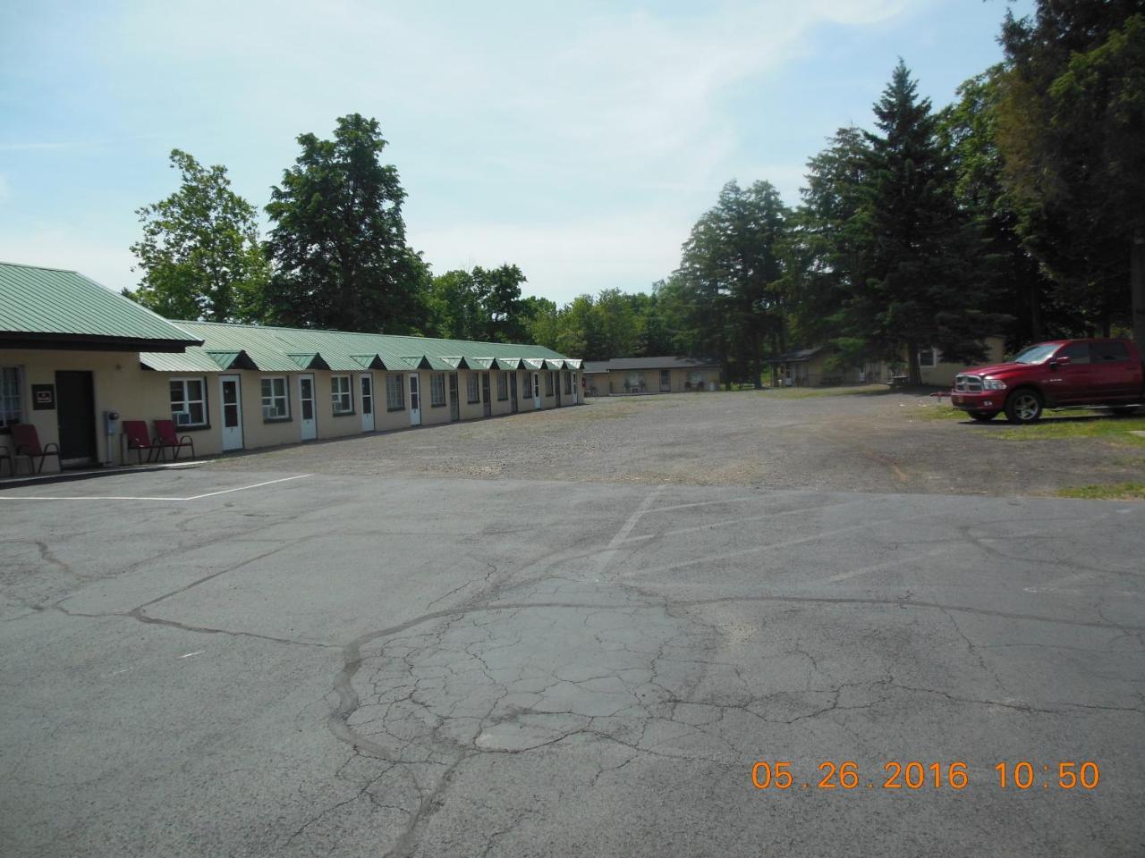 Evergreen Motel Oswego Exterior photo